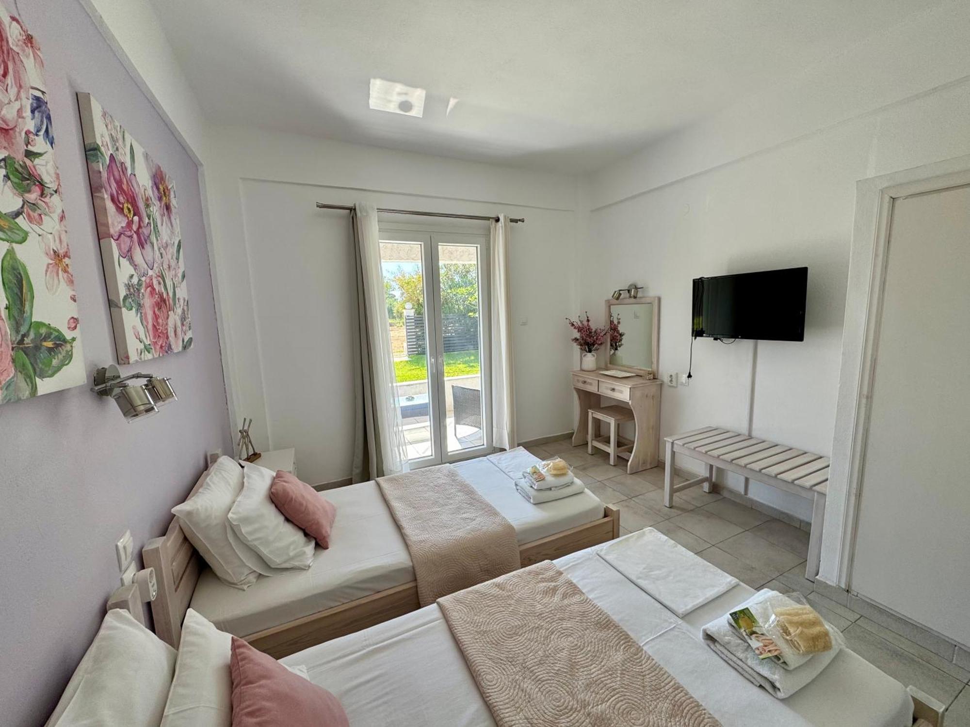 Sungate Villas Paralía Almirú Kültér fotó